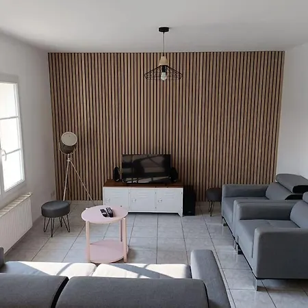 בית נופש Maison Avec Piscine Chauffee Et Bain Nordique שאנטונה